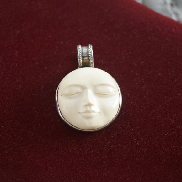 Vintage 925 Sterling Silver Carved Moon Face Cameo Pendant Charm Round Celestial - Picture 3 of 11